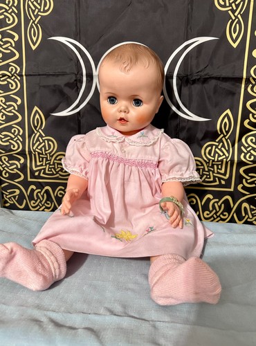 Haunted doll meet baby - 👶,